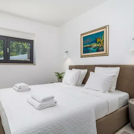 Olea Apartment *